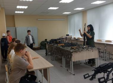 Курсанты Центра «ВОИН» провели мастер-классы для школьников Екатеринбурга