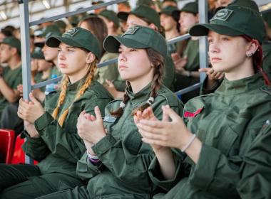 Курсанты Центра «ВОИН» из шести регионов поздравили россиян с Днём молодёжи