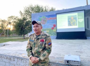 Калмыцкие курсанты пообщались с ветераном трех военных конфликтов Эрдни Хуцаевым