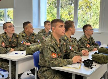 Инструкторы центра «ВОИН» обучают курсантов ВУЦ ЧГУ им. И.Н. Ульянова тактической медицине и управлению беспилотниками