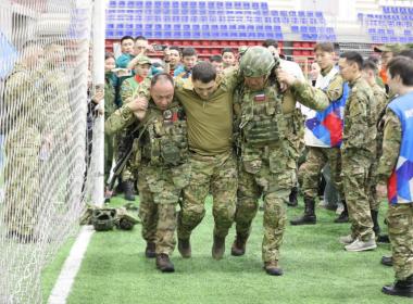 Директор Центра «ВОИН» наградил победителей конкурса «Сила в единстве» в Якутии