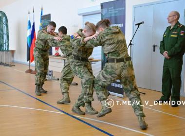 Мэр Белгорода встретился с курсантами Центра «ВОИН»